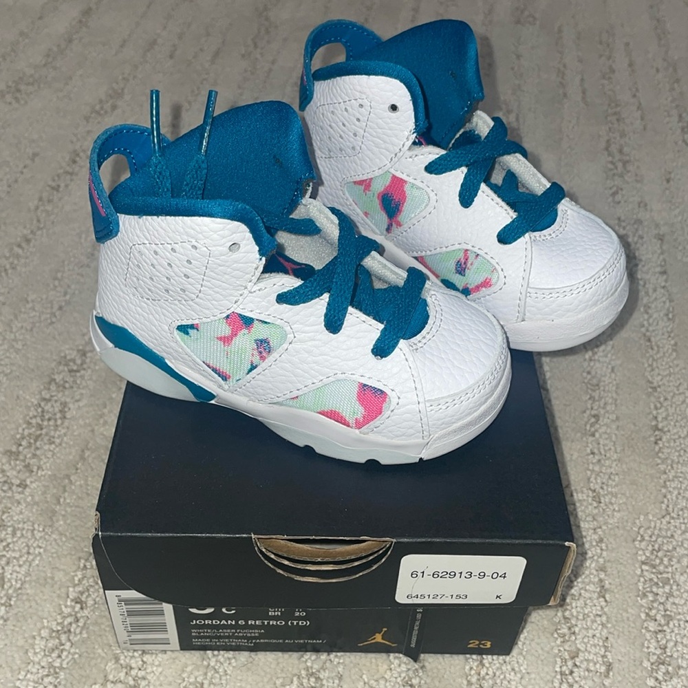 *NEW WITH BOX**Air Jordan Retro 6 (TD) Size 5c